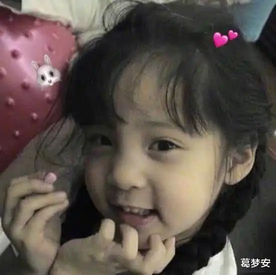 娱乐圈女星的童年照,孙俪长得像男孩,景甜从小美到大