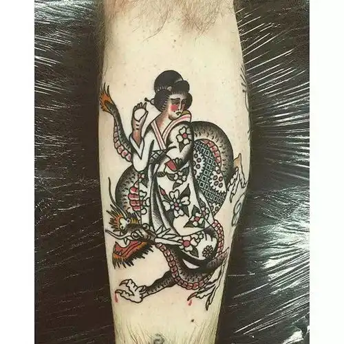 精品纹身大胆而精彩的传统风格