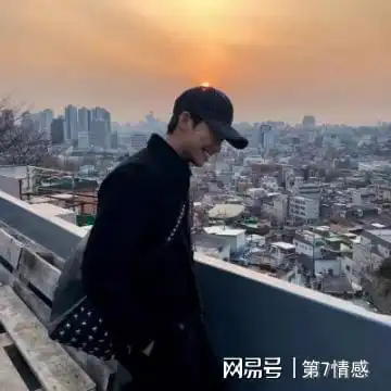 异性关系一个男人从来不换微信头像,十有八九是以下3种人