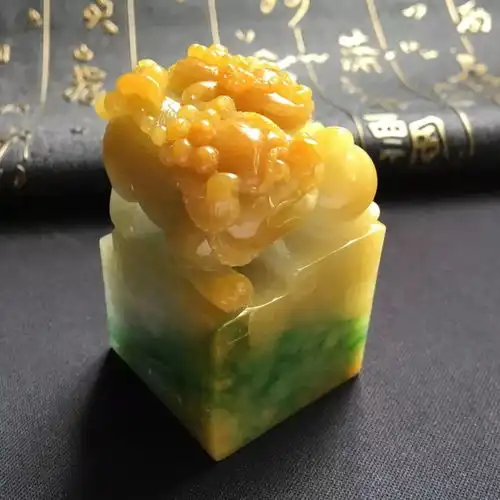 翡翠貔貅是招财神器,但是你得请对了才行