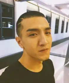 倾城时光男主金瀚走红,旧照被扒出