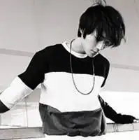 请帮忙寻找一些黑色的头像男生戴口罩,面具等