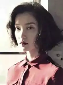 杜鹃恋情曝光,这位高冷禁欲系女神的男友被网友说成是她爸爸