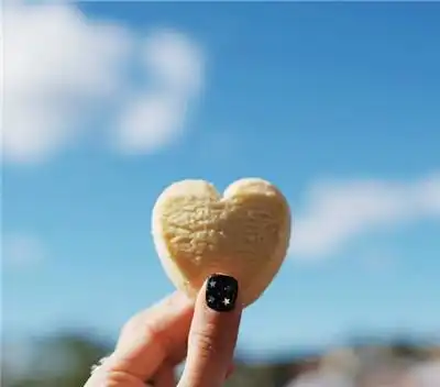 真爱一个人,是不会对其他异性感兴趣的