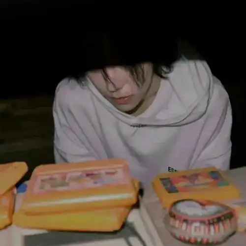 男生头像酷丧风格