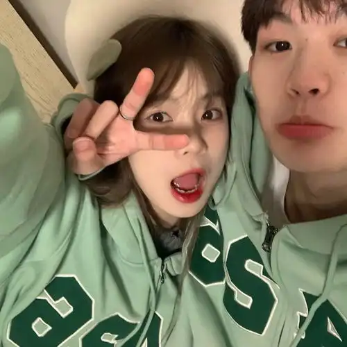 jiang小众风格情侣头像