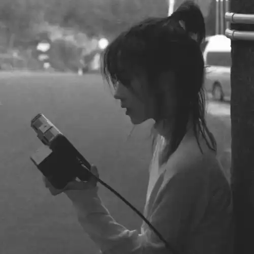 头像我可以啃一口你的锁骨嘛