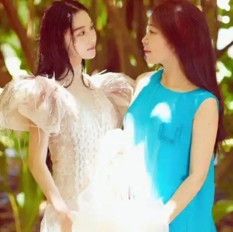 张馨予为爸爸庆生,做生日蛋糕,肌肤光滑,自用面霜成亮点