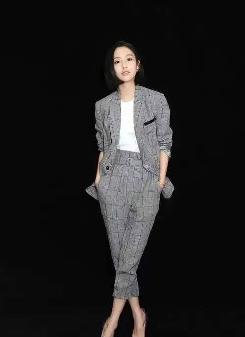 让佟丽娅逆袭的,是西装还是短发