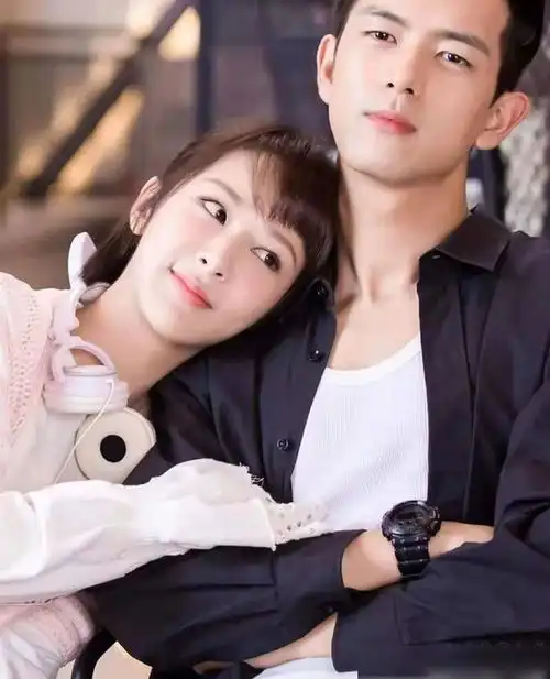 杨紫李现终于让我给逮住两人拍婚礼戏份的路透图片了