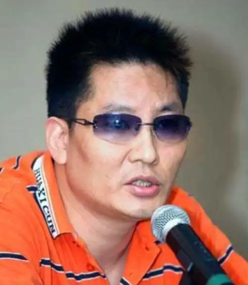 23岁郭麒麟童年照片首次曝光作家嘲讽学历,要逐出德云社相声圈