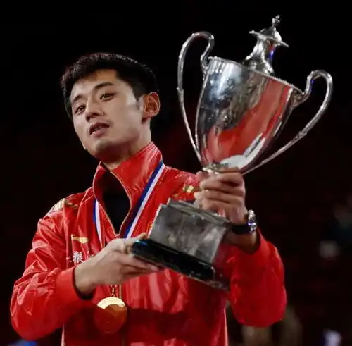 金晨宣布结束约会,直男张继科,谈不成恋爱真的活该吗