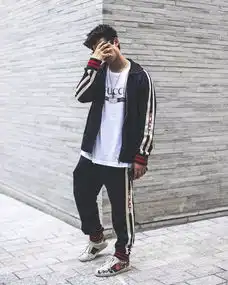我一个穷鬼,居然想种草一件gucci...