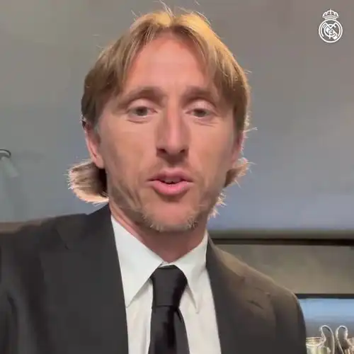 续约的小老头向大家问好啦你好美凌格们,halamadrid