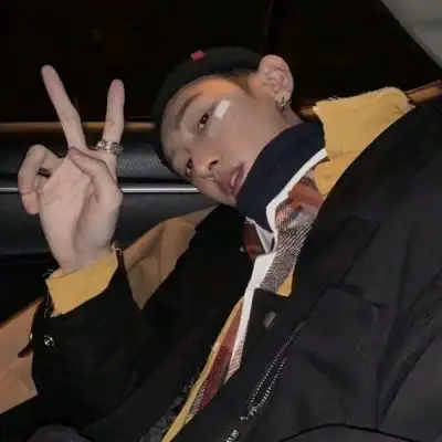 苏瓷成熟高冷男头优质成熟时尚高冷超酷