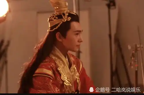 男星古风红衣大pk鹿晗端庄,李易峰霸气,邓伦却像东厂主公