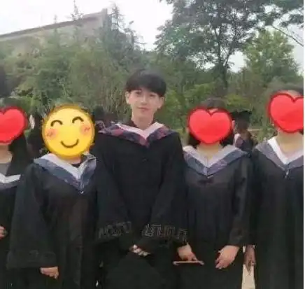 一段15秒的视频,收获粉丝1000万,撩妹男神费启鸣毕业