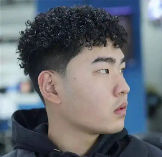 男生理发新风尚试试拉美卷惊艳你的造型吧