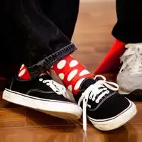穿着万斯鞋的男生头像