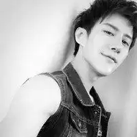 好看的清纯男生黑白头像图片微信头像图片大全