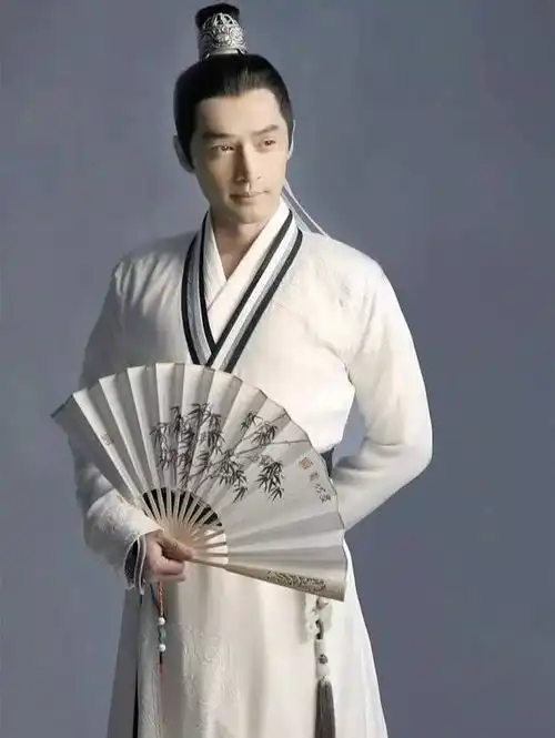 从40后到00后,男星古装白衣造型,是否越来越帅气