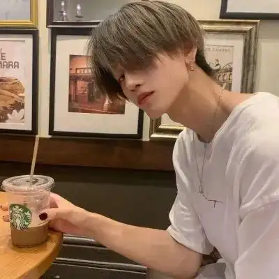 男生头像头像男生霸气冷酷真人狠狠的眼神正是你成熟的表现第220期