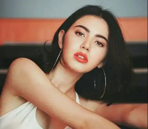 比妖精还美秒杀迪丽热巴的泰国第一神颜mai,到底是什么来头