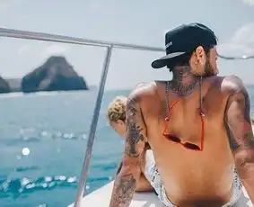 32支必兆娱乐娱乐城球队,736个精壮汉子,溢出屏幕的男性荷尔蒙