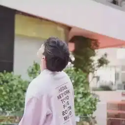 头像喜欢一个人要趁早,不然就会变得只喜欢钱了