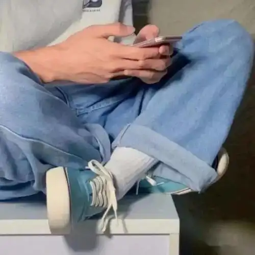 暖心文案我想见你,穿过人海去拥抱你.