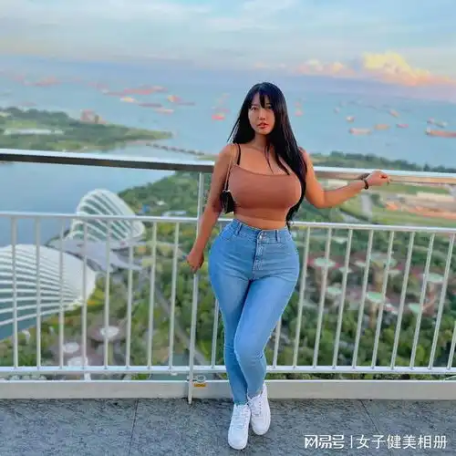 再分享一期bbw女神丰乳肥臀,但是没肌肉,切换一下欣赏体验