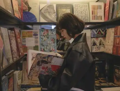 最适合皮衣的季节来了如何皮得有新意