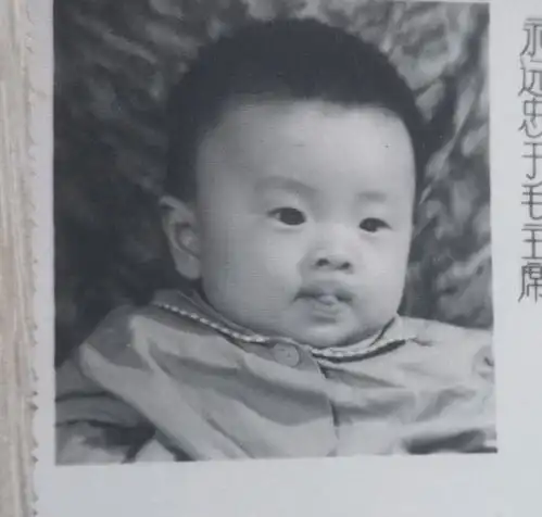 珍贵老照片难得一见的儿童黑白照,孩子眼里满是童真