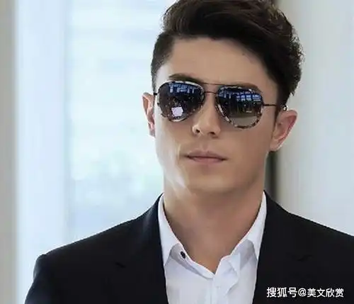 霍建华配不上林心如看完霍建华的家庭背景,网友高攀了