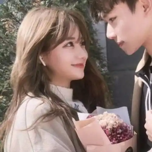 情侣头像我见众生皆草木,唯你是青山