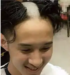抖音男神效仿光头强,理发店一顿神操作让人佩服,还能交到女朋友