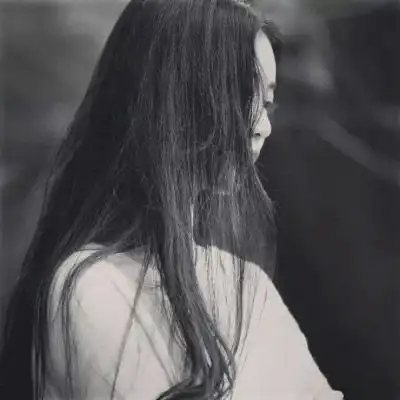 背影或侧面的丧女头像现代暗黑丧风格头像