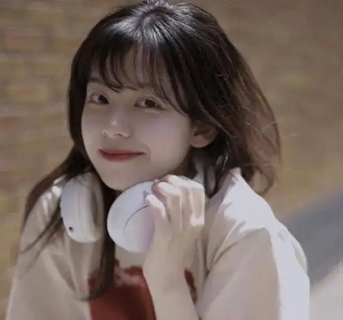 搞笑女孩发的朋友圈文案