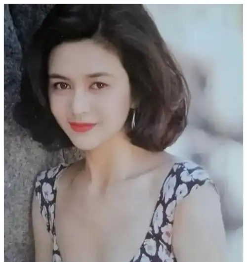天姿国色的李嘉欣和沉鱼落雁的关之琳究竟谁是香港第一美女