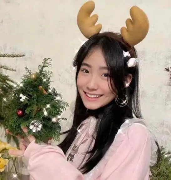 小s女儿晒照,身穿露脐装紧身裤,小s喊话这是什么身材