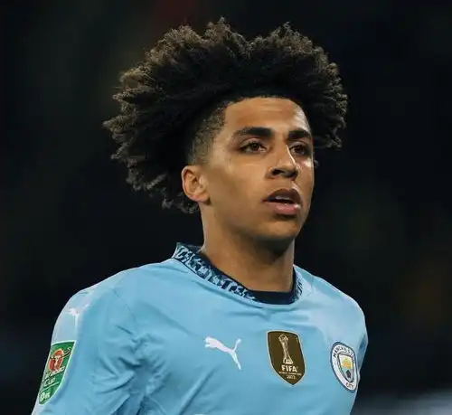 里科刘易斯梅罗我都喜欢不过更喜欢梅西小时候就踢过中场