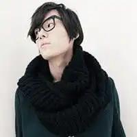 戴围巾男生头像戴围巾的时尚帅气男生