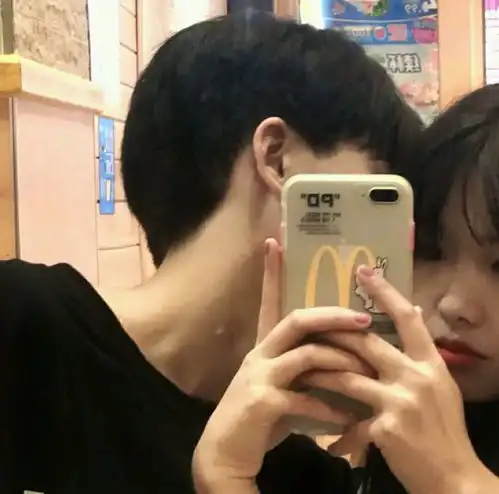 情侣头像既然不想换头像那就用一辈子吧