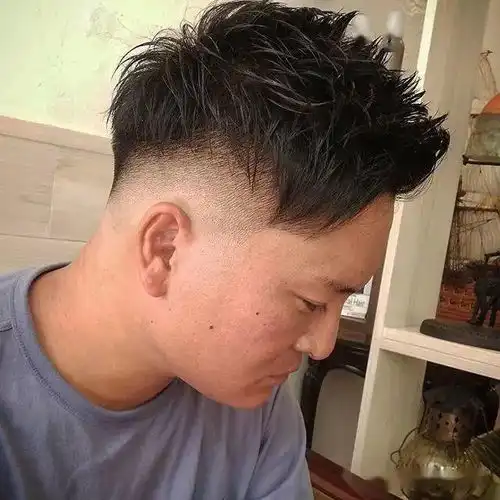 阳光帅气的男士发型短发,使你更具男性魅力