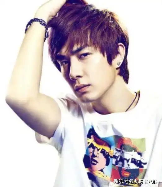 看似家庭美满的李承铉,背地里有许多心酸,看完直言不容易