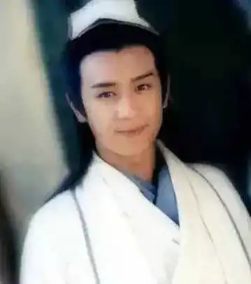 白衣飘飘的古装男神们,杨洋仙气十足,而另一位缺少阳刚之气
