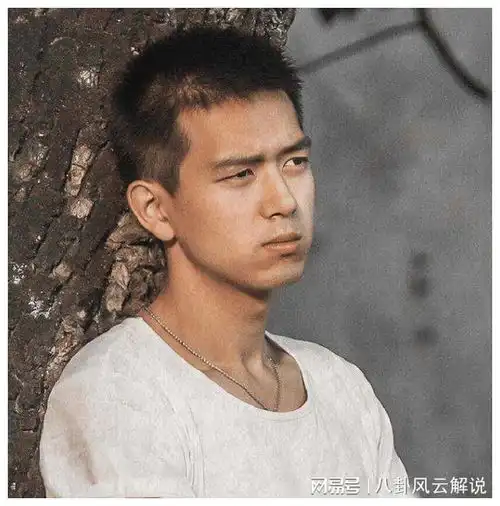 挑战寸头李现,发胶未褪去,这造型确定不再是现男友