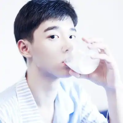 真人帅哥头像很清楚的送给默默支持的你