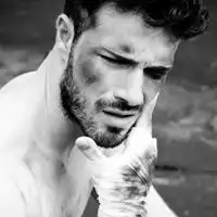 有型的黑白色欧美男