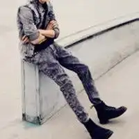 长腿男生半身头像霸气有型的男生